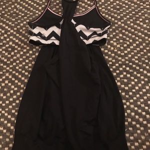 Lululemon black and white tank top